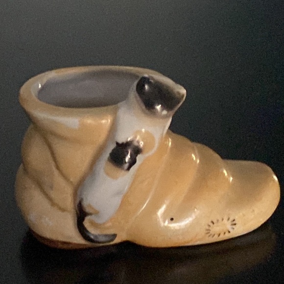 Vintage ceramic Boot with cat and hiding Mouse japan - Picture 3 of 4